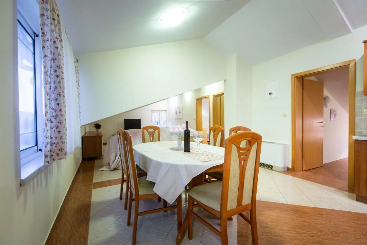 Apartments Peric Kampor Croatia