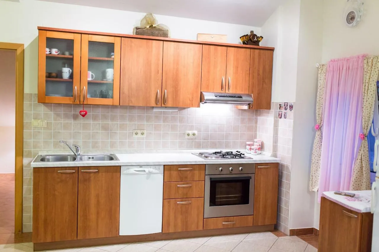 Apartments Peric Kampor Croatia