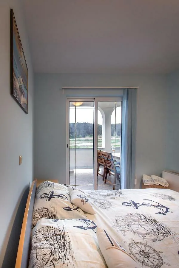 Apartments Peric Kampor