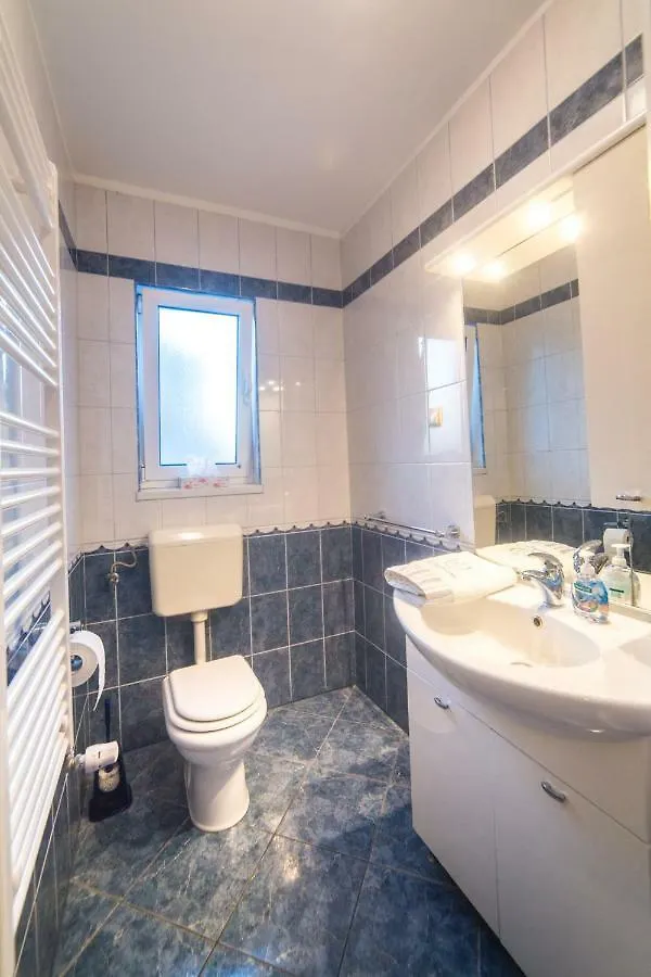 Apartments Peric Kampor