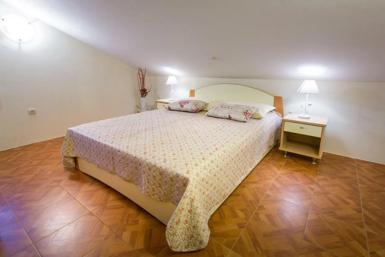 Apartments Peric Kampor